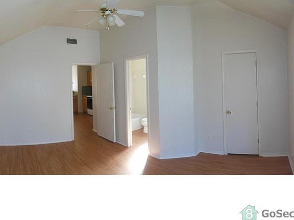 4th image of 4407 Jeff Scott Dr