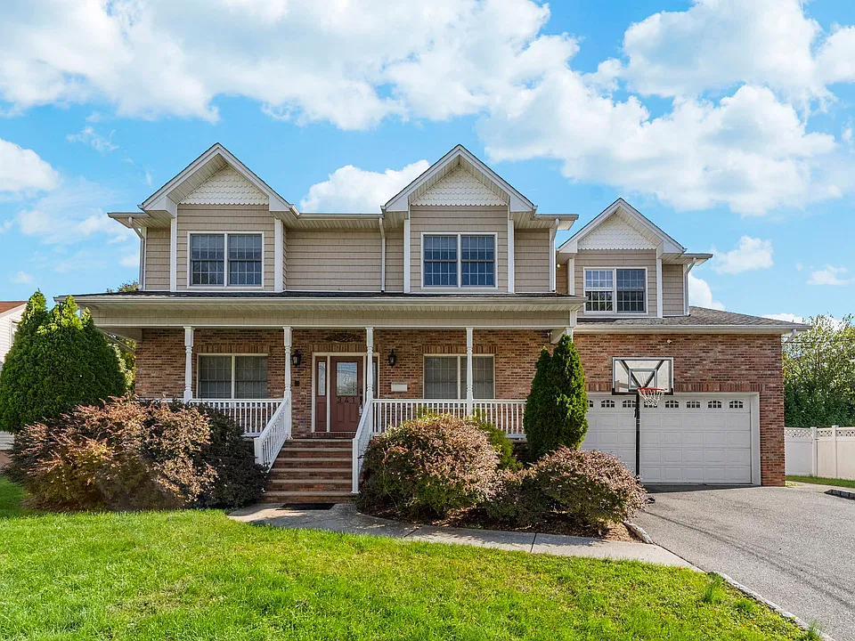 341 Maple St