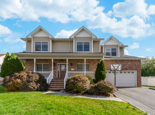 341 Maple St, Moonachie, NJ 07074
