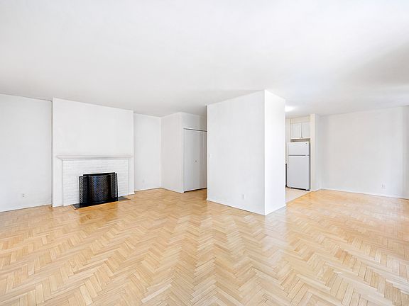 5th image of 100 Central Park S APT 6D