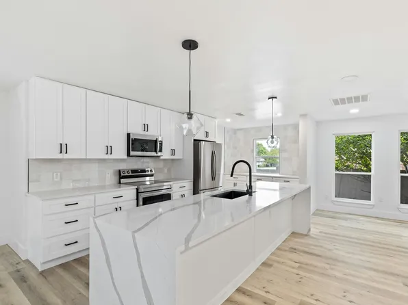 15655 Regal Hill Cir, Dallas, TX 75248