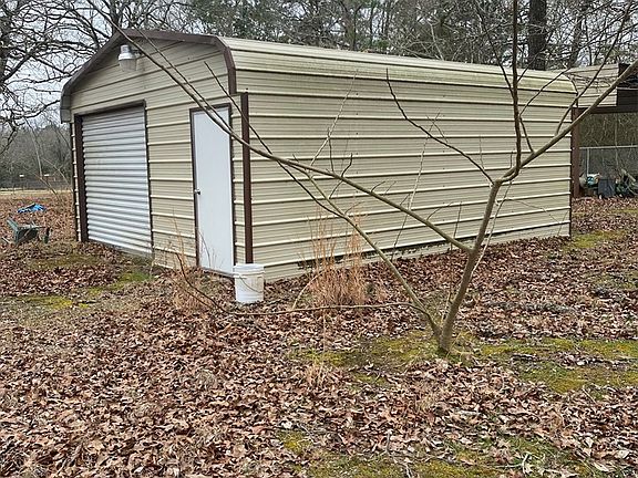 3rd image of 4606 Oakwood Dr