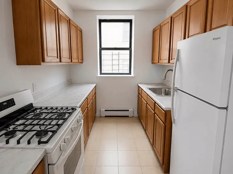 1310 Sheridan Ave #3A — Photo 1
