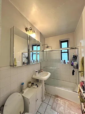 Rented by Nest Seekers International | media 10