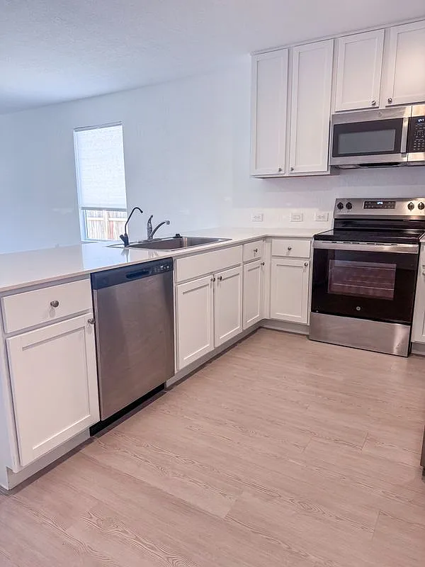 4 bed, 2.0 bath, 1500 sqft, $1,600 — Photo 3