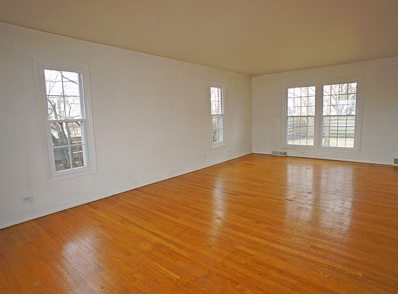 3rd image of 1814 S Fernandez Ave