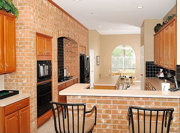 2nd image of 18 E Sterling Pond Cir