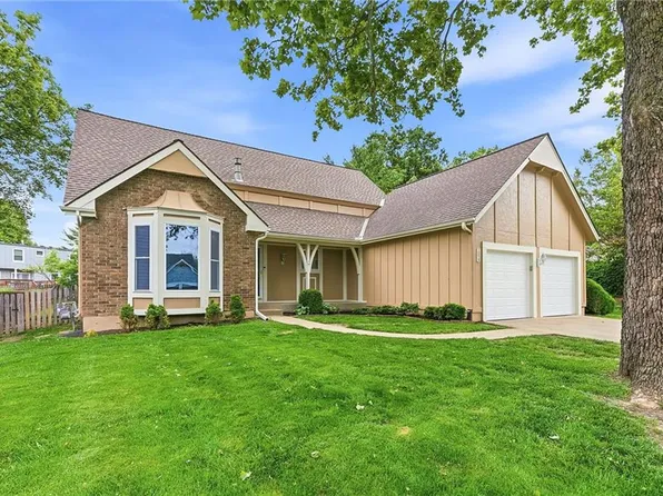 7829 Caenen St, Lenexa, KS 66216