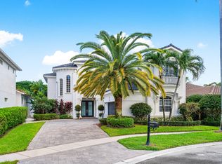 8060 Valhalla Dr, Delray Beach, FL 33446