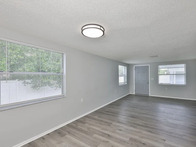 5637 Golden Nugget Dr — Photo 5