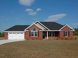 136 Old English Dr, Galivants Ferry, SC 29544