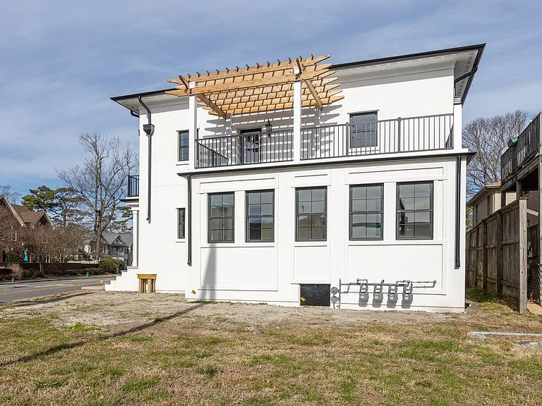 3200 Holly Rd — Photo 16