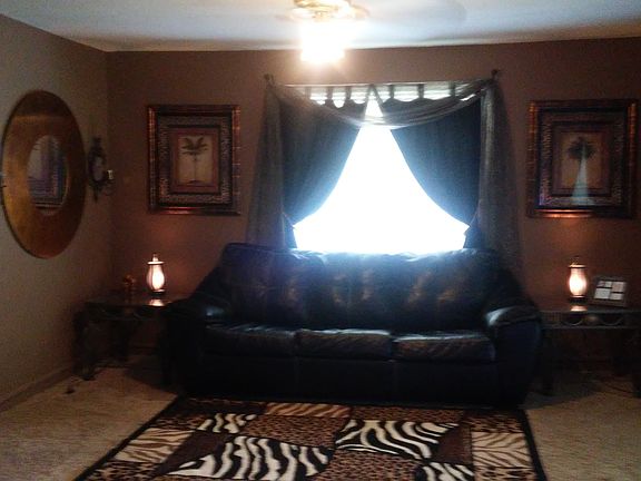 2nd image of 46383 Wyoming Ave
