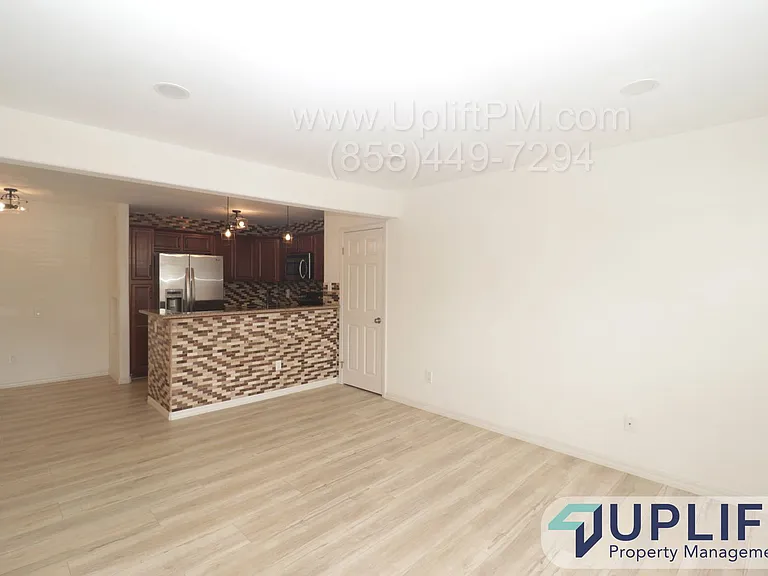 5402 Balboa Arms Dr #305 — Photo 2