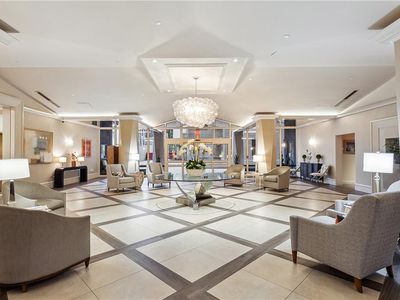 2100 Saint Charles Ave APT 2F, New Orleans, LA, 70130