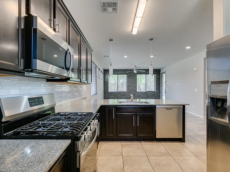 4348 Stardusk Falls Ave — Photo 9