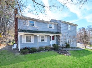 156 Carroll Rd, Fairfield, CT 06824