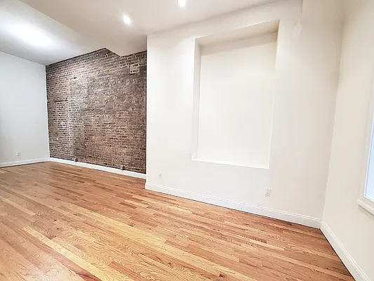 Rented by Rachel Realty | media 16