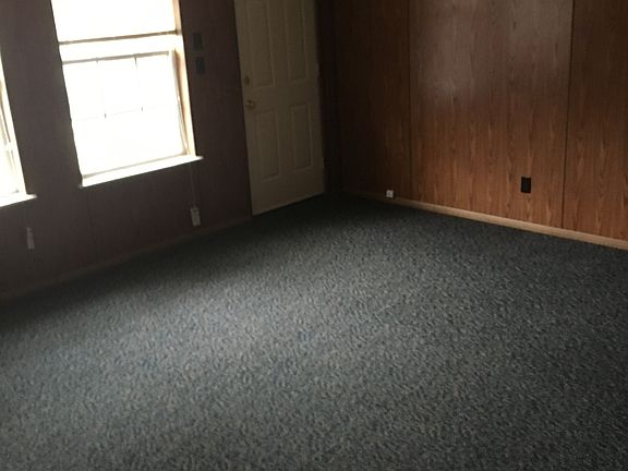 3rd image of 852 Twin Oaks Dr