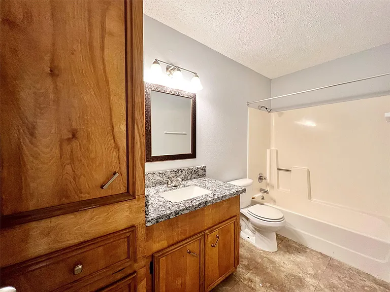 4023 Avenue Q 1/2 — Photo 26