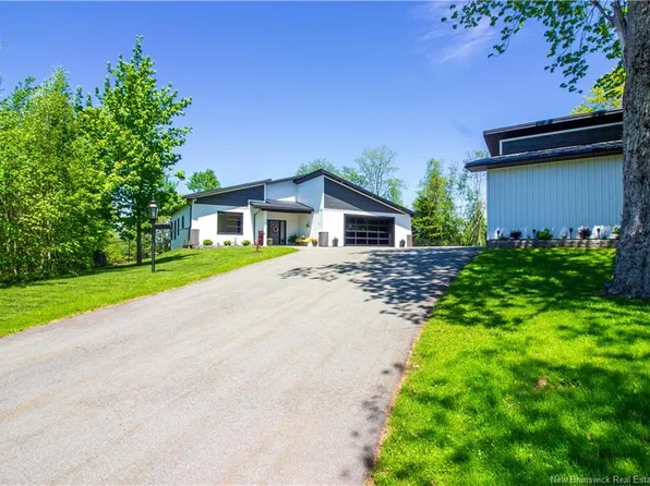 11 Robert Ross Blvd, Hampton, NB E5N 0E2