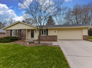 W75N855 Tower Ave, Cedarburg, WI 53012