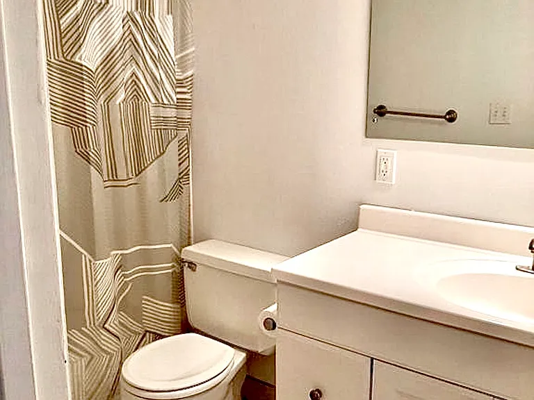 229 N B St #6 — Photo 6
