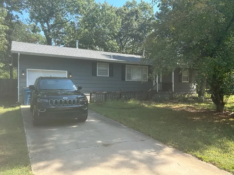 505 Timber Ln — Photo 2
