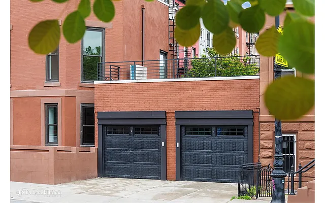 Sold by Douglas Elliman | media 24