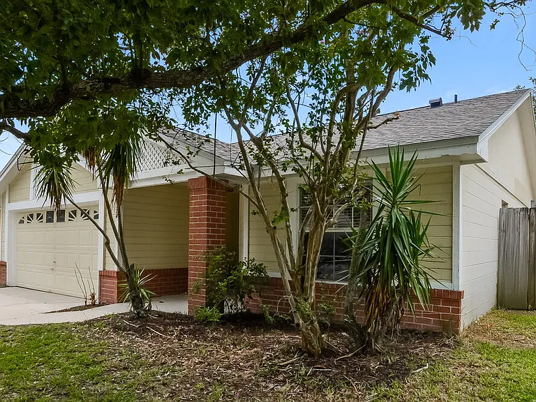9324 Pavillion Dr — Photo 3