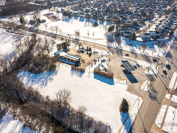 4th image of 450 Lily Cache Ln