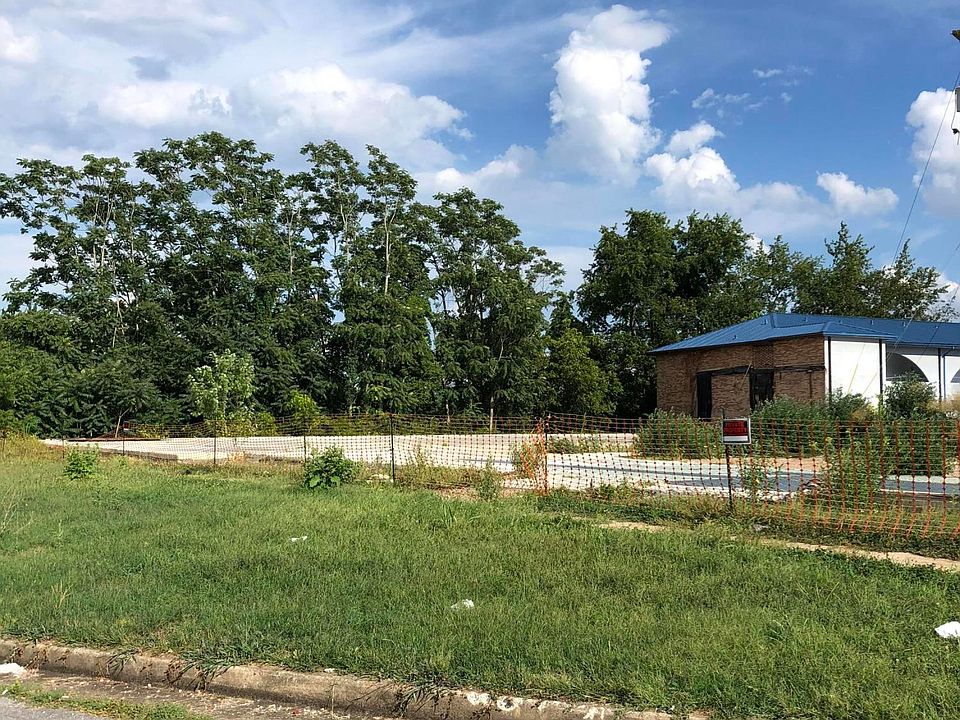 1st image of 1009 W Stone Dr