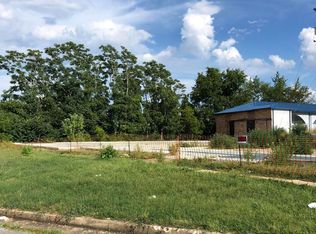1009 W Stone Dr, Kingsport, TN 37660