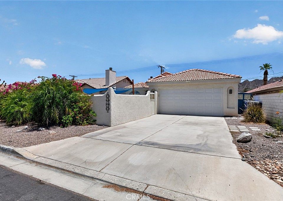 1st image of 52416 Avenida Villa