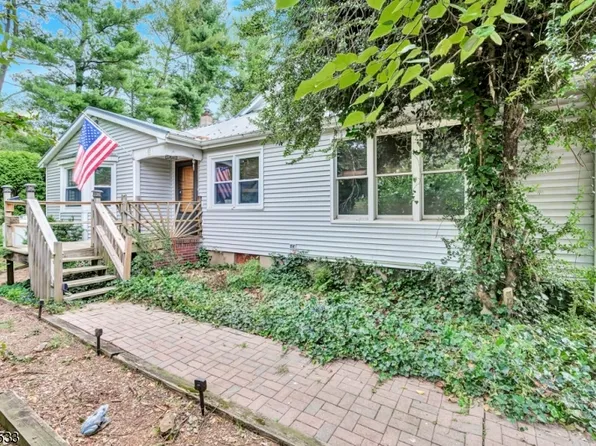 122 Featherbed Ln, Raritan Twp., NJ 08822