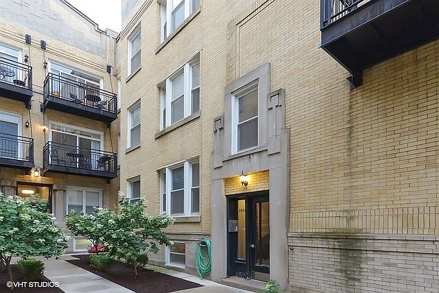 1st image of 2545 N Clark St APT 3