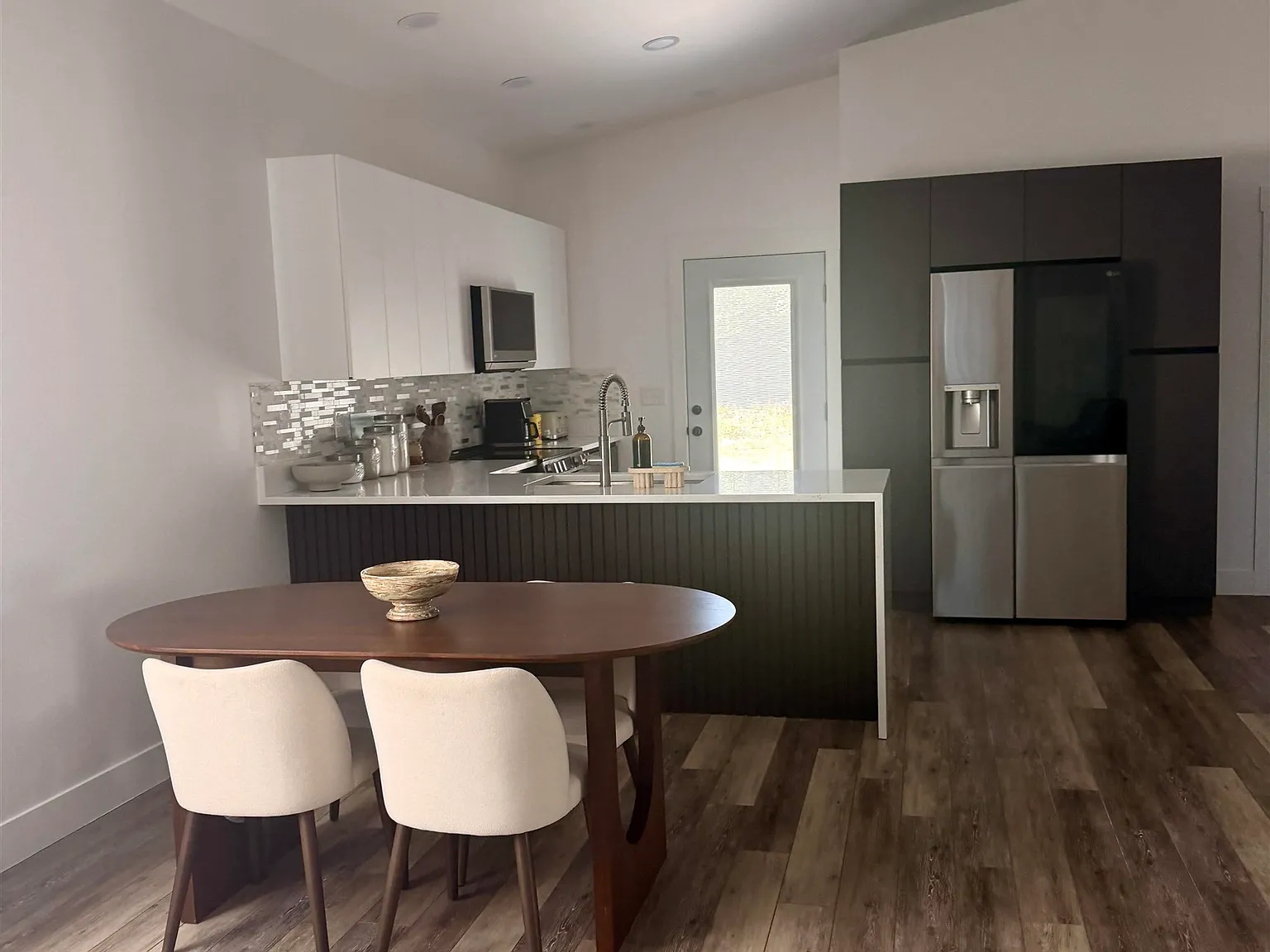 3 bed, $2,500 — Photo 3