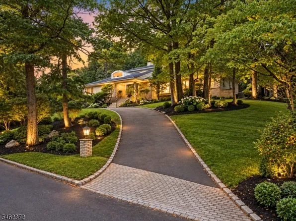 76 Mohawk Rd, Millburn Twp., NJ 07078