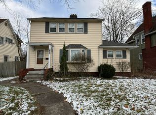 1846 Pinecrest Dr, Ferndale, MI 48220