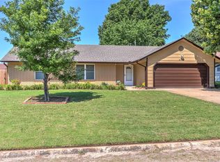4016 S Cedar Ave, Broken Arrow, OK 74011