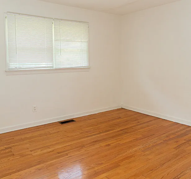 323 Shoreline Dr — Photo 15