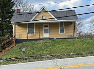 806 Waynesburg Pike Rd, Moundsville, WV 26041