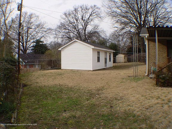 3rd image of 8533 Claiborne Cv