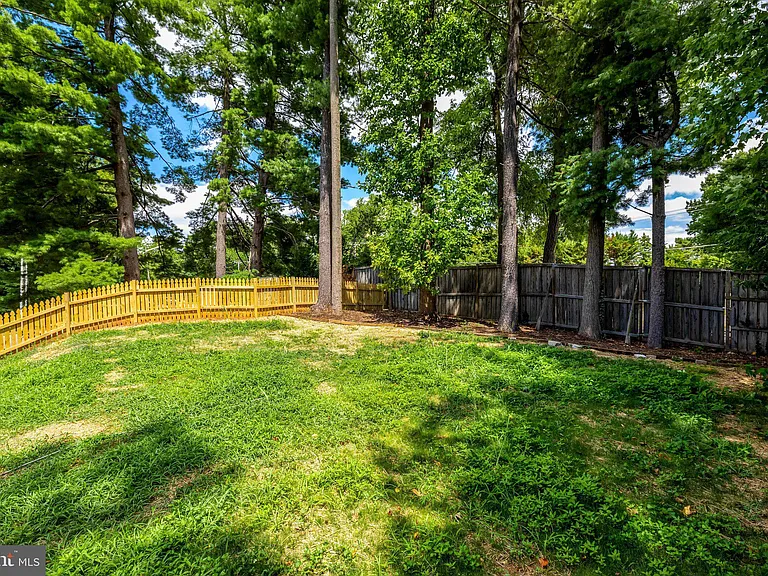 8995 Parliament Dr — Photo 59
