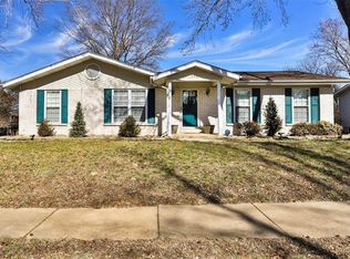 593 Larksmore Ct, Ballwin, MO 63021