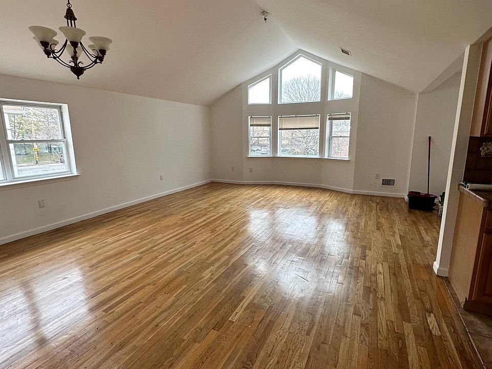 1st image of 2347 Demeyer St Floor 2