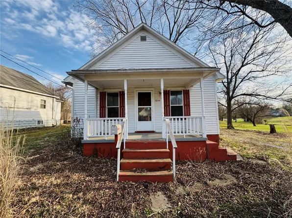 1014 E Seward St, Hillsboro, IL 62049