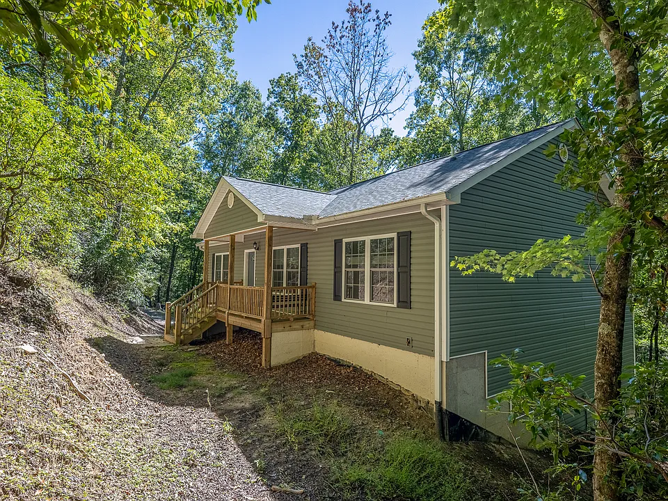 15 Maplewood Dr