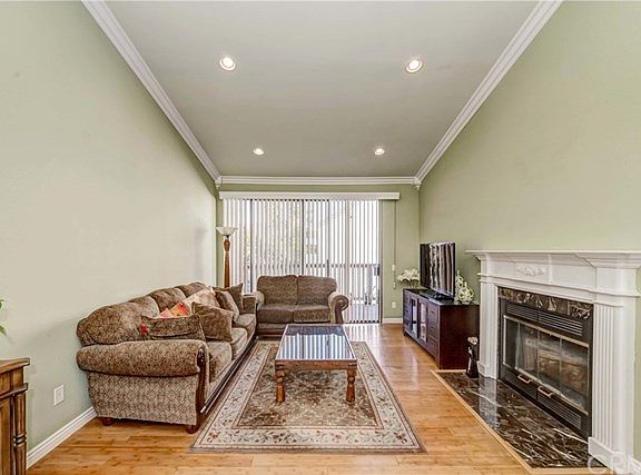 4th image of 10641 Lakeside Dr S Unit B