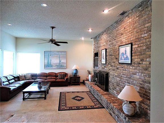 4th image of 2314 Windsor Dr